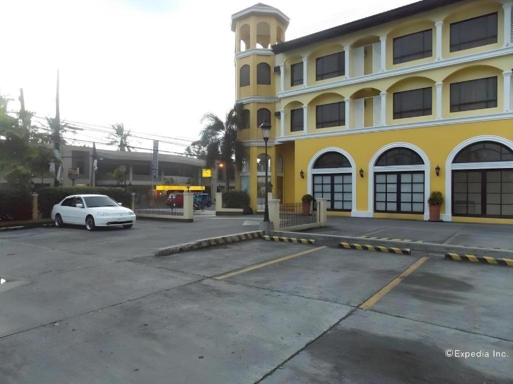 Planta Centro Bacolod Hotel & Residences Exteriör bild