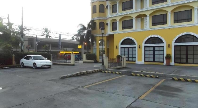 Planta Centro Bacolod Hotel & Residences Exteriör bild
